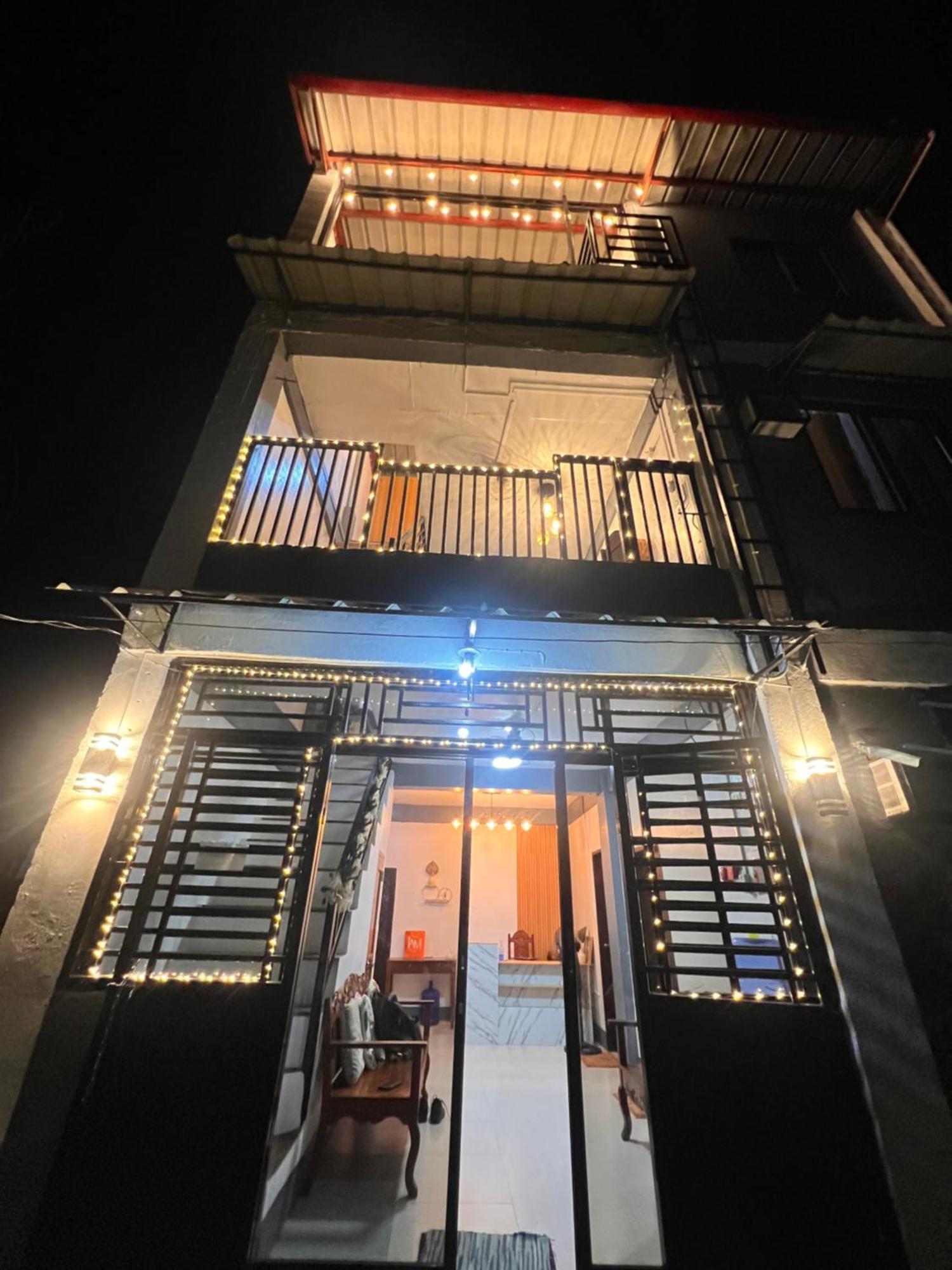 Eighty8 Tourist Inn Корон Екстериор снимка